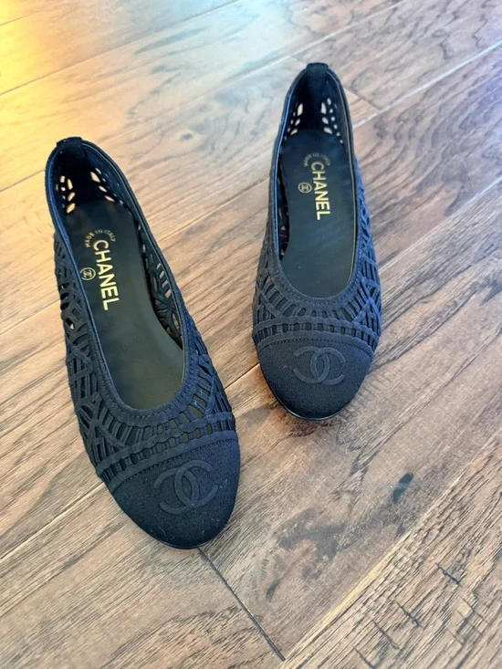 CHANEL Black Laser-Cut Ballet Flats 39 BALLET FLATS
Embroidered Cotton - Picture 3 of 12